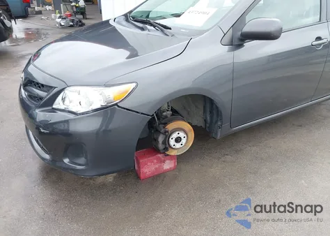 2011 Toyota Corolla Le z USA, uszkodzony, nr VIN 2T1BU4EE5BC636415